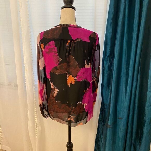 Diane Von Furstenberg 100% silk blouse, size 6 - Picture 7 of 10